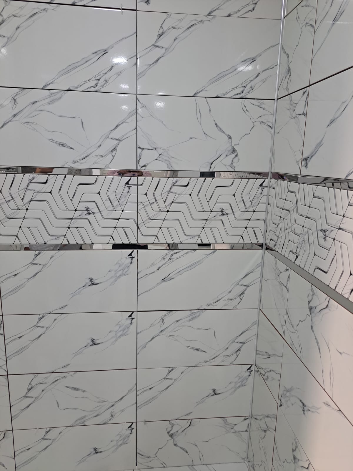 Banyo mermer fayans uygulaması